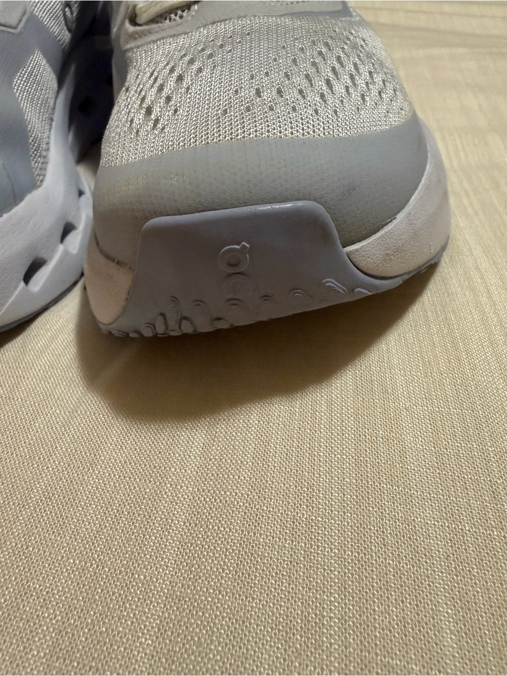 On Cloudrunner 3 Road Running woman’s size 9 - Picture 4 of 16